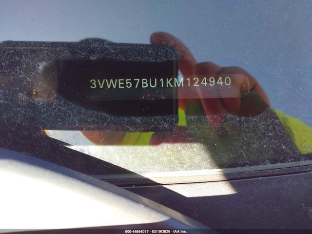 44646017 :رقم المزاد ، 3VWE57BU1KM124940 vin ، 2019 Volkswagen Jetta 1.4t Sel مزاد بيع