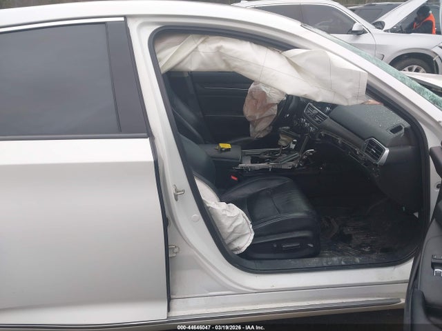 1HGCV1F98JA025591 Honda Accord Touring