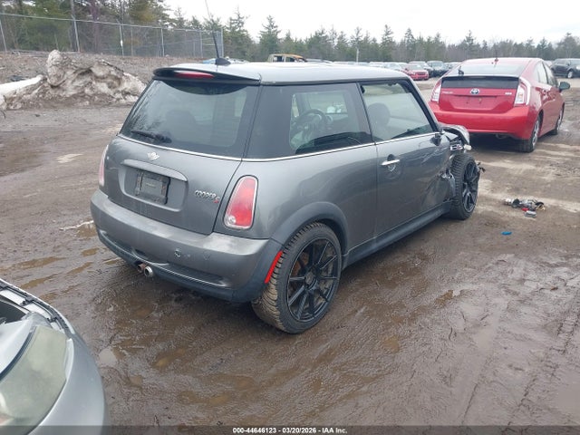 2006 MINI COOPER S WMWRE335X6TJ36125 Photo 3