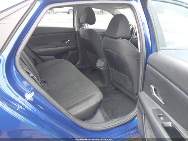 5NPLM4AG2NH053717 Hyundai ELANTRA SEL