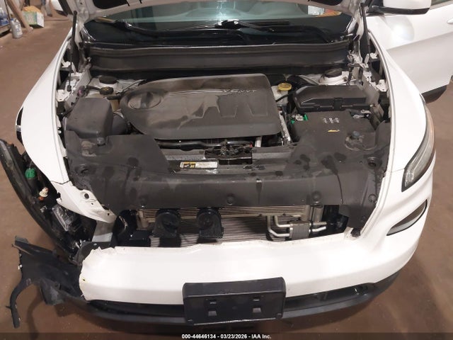 44646134 :رقم المزاد ، 1C4PJMLXXJD515125 vin ، 2018 Jeep Cherokee Latitude Plus 4x4 مزاد بيع