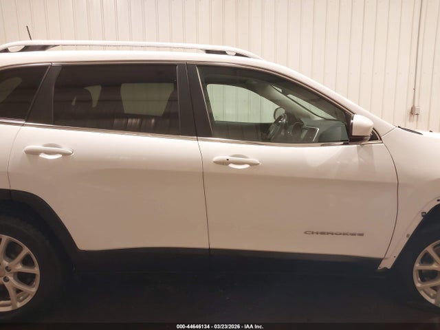 44646134 :رقم المزاد ، 1C4PJMLXXJD515125 vin ، 2018 Jeep Cherokee Latitude Plus 4x4 مزاد بيع