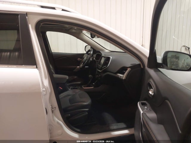 44646134 :رقم المزاد ، 1C4PJMLXXJD515125 vin ، 2018 Jeep Cherokee Latitude Plus 4x4 مزاد بيع
