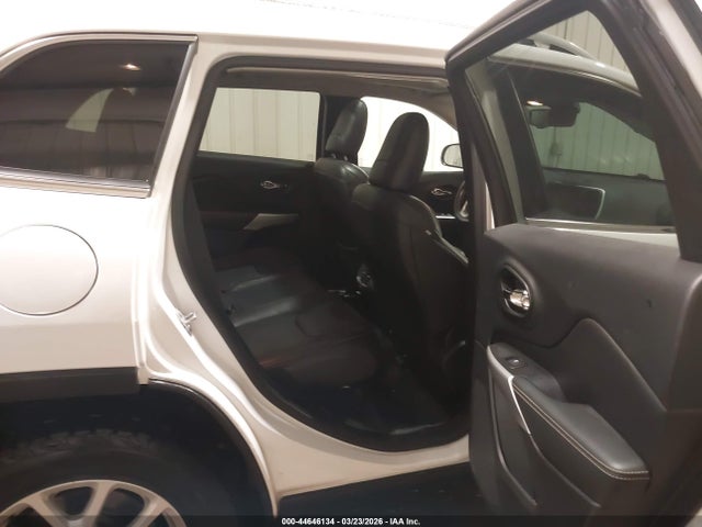 44646134 :رقم المزاد ، 1C4PJMLXXJD515125 vin ، 2018 Jeep Cherokee Latitude Plus 4x4 مزاد بيع