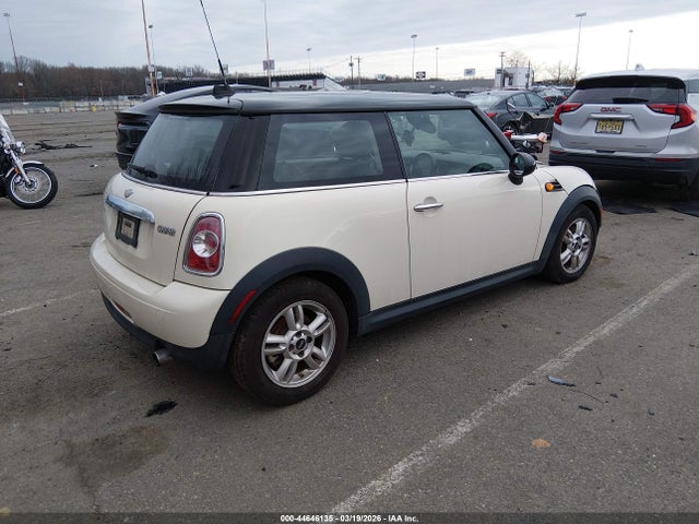 Продажа на аукционе авто 2012 Mini Cooper, vin: WMWSU3C5XCT541739, номер лота: 44646135