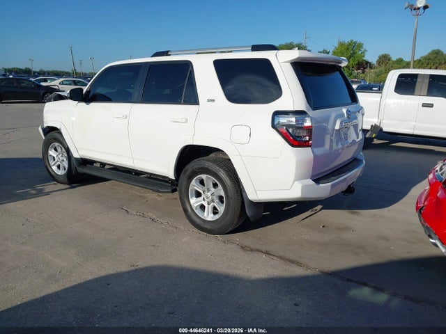 2020 TOYOTA 4RUNNER JTEBU5JR8L5780940 Photo 2