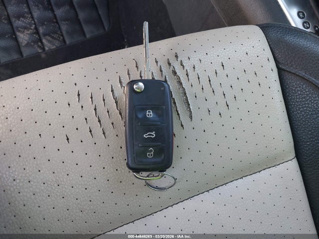 2017 VOLKSWAGEN TIGUAN WVGAV7AX8HK001841 Photo 10