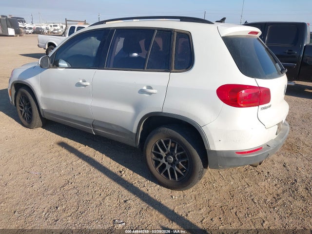 2017 VOLKSWAGEN TIGUAN WVGAV7AX8HK001841 Photo 2