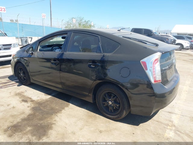 2015 TOYOTA PRIUS JTDKN3DU8F0440419 Photo 2