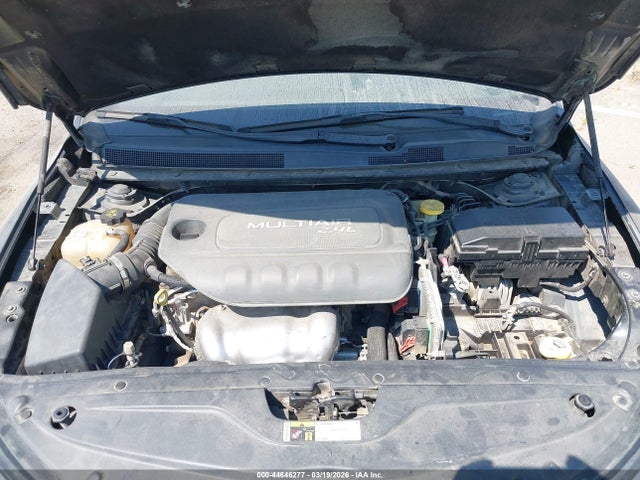 44646277 :رقم المزاد ، 1C3CCCAB2FN624663 vin ، 2015 Chrysler 200 Limited مزاد بيع