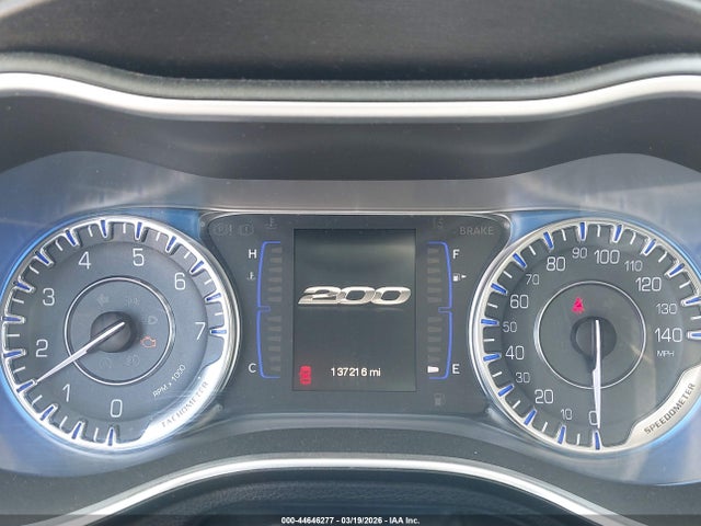 44646277 :رقم المزاد ، 1C3CCCAB2FN624663 vin ، 2015 Chrysler 200 Limited مزاد بيع