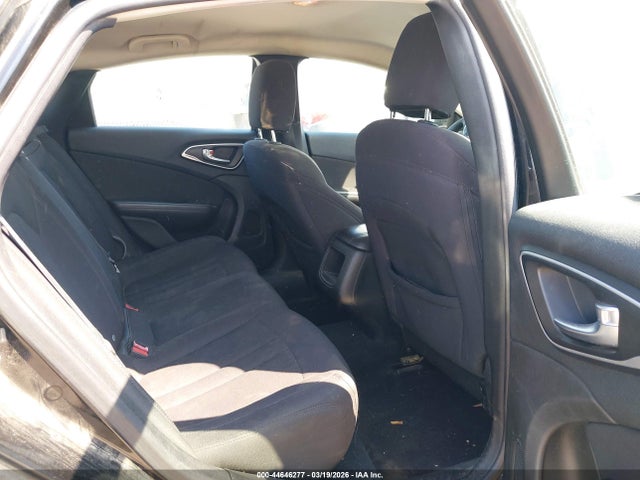 44646277 :رقم المزاد ، 1C3CCCAB2FN624663 vin ، 2015 Chrysler 200 Limited مزاد بيع