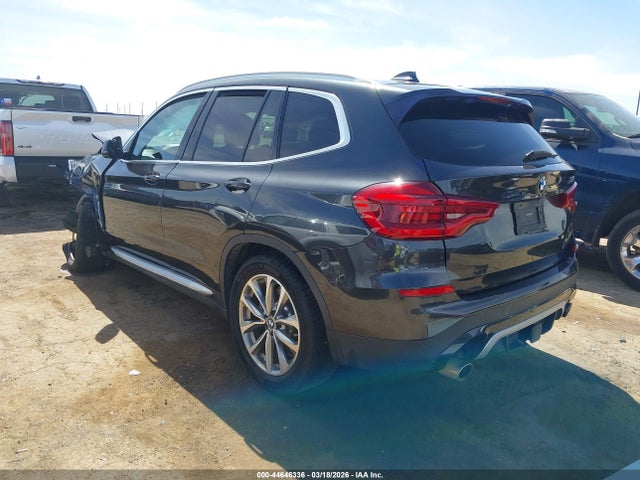 2018 BMW X3 5UXTR9C57JLD57580 Photo 2