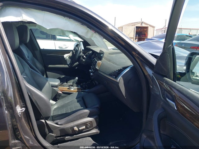 2018 BMW X3 5UXTR9C57JLD57580 Photo 4