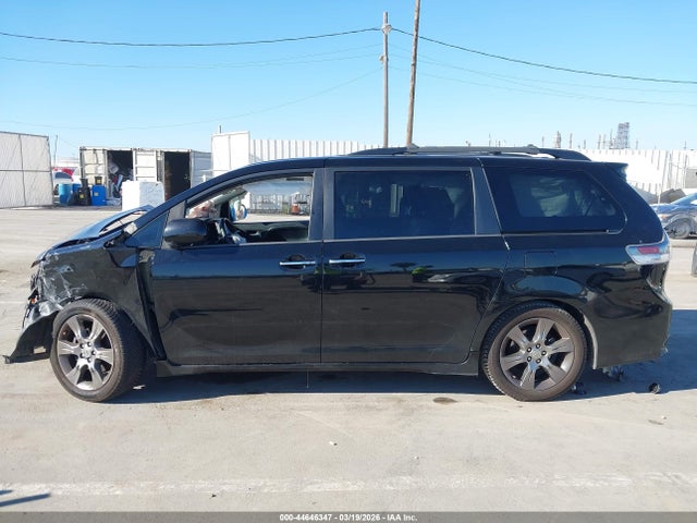 5TDXK3DC9FS617739 Toyota Sienna Se 8 Passenger