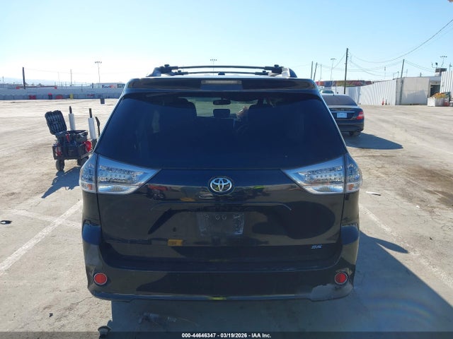 5TDXK3DC9FS617739 Toyota Sienna Se 8 Passenger