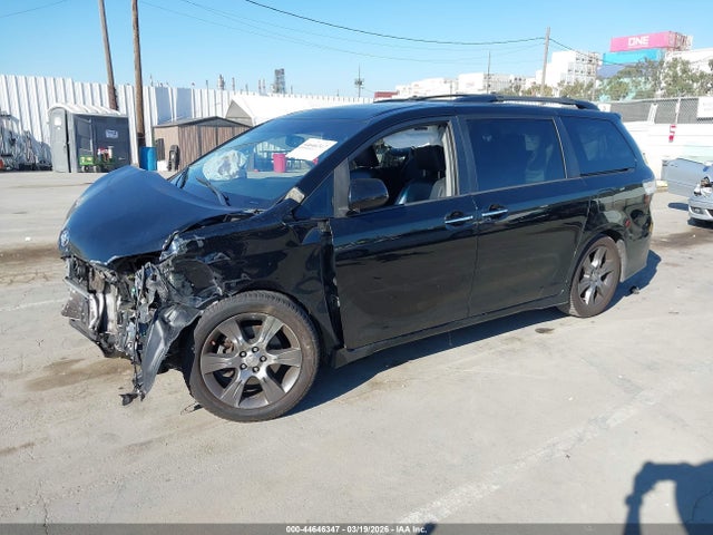 5TDXK3DC9FS617739 Toyota Sienna Se 8 Passenger