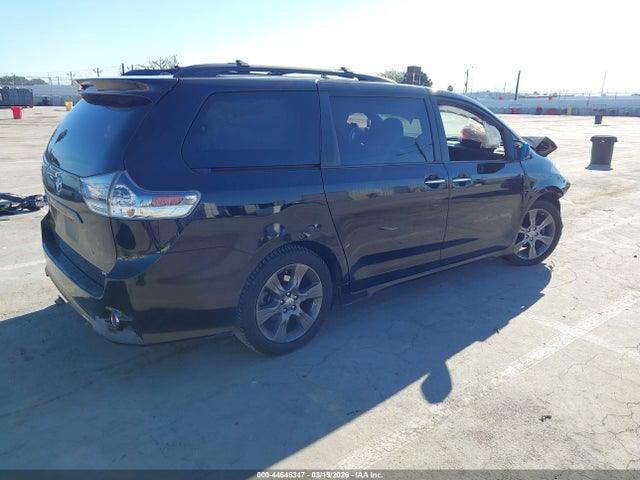 5TDXK3DC9FS617739 Toyota Sienna Se 8 Passenger