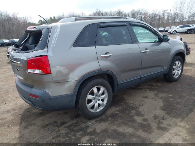 2013 KIA SORENTO 5XYKTDA60DG423039 Photo 3