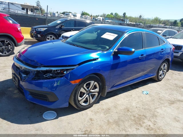 Honda Civic Lx 2018 2HGFC2F59JH579147 Image 2