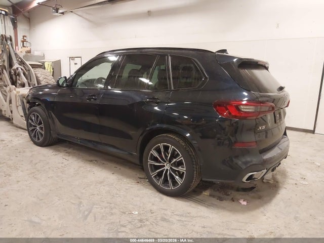 2022 BMW X5 5UXCR6C07N9L36716 Photo 2