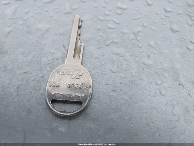 Auction sale of the 1989 Chevrolet Gmt-400 K1500, vin: 1GCEK14K0KZ236194, lot number: 44646470