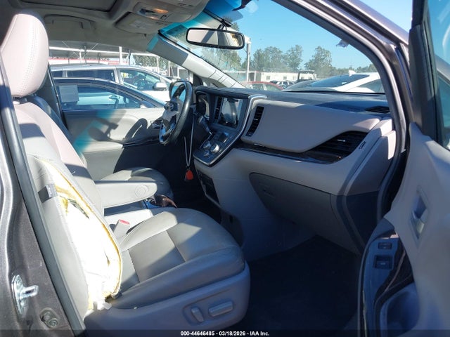 5TDYK3DC5GS709484 Toyota Sienna Xle 8 Passenger