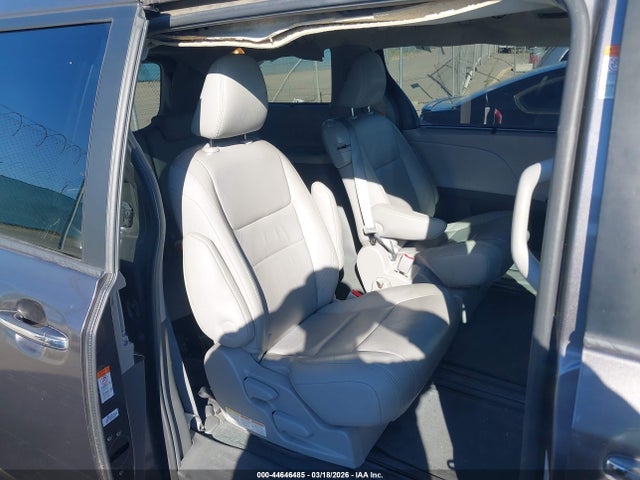 5TDYK3DC5GS709484 Toyota Sienna Xle 8 Passenger