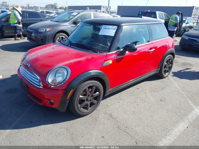 2010 MINI COOPER WMWMF3C51ATZ67108 Photo 1