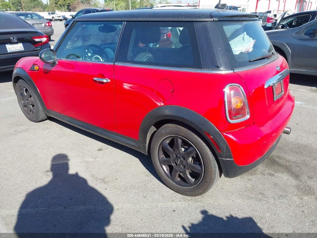 2010 MINI COOPER WMWMF3C51ATZ67108 Photo 2