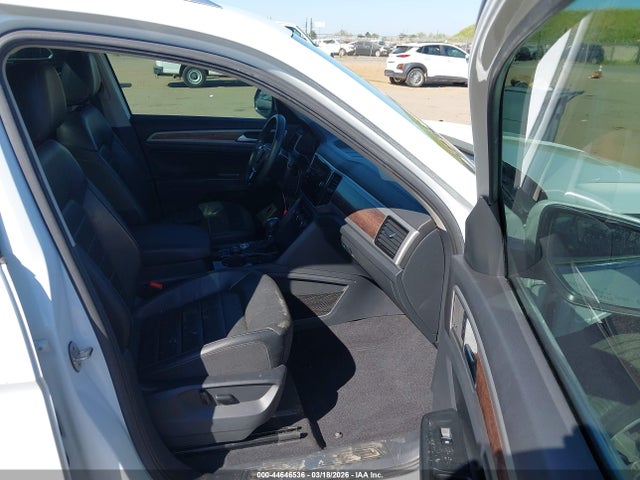 2019 VOLKSWAGEN ATLAS 1V2NR2CA8KC567987 Photo 4