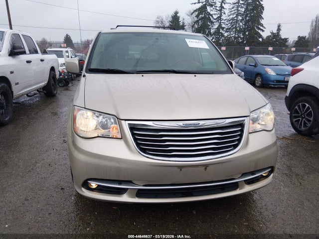 2016 Chrysler Town & Country Touring მანქანა იყიდება აუქციონზე, vin: 2C4RC1BG0GR237747, აუქციონის ნომერი: 44646637