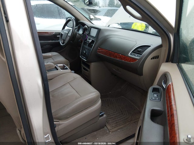 2016 Chrysler Town & Country Touring მანქანა იყიდება აუქციონზე, vin: 2C4RC1BG0GR237747, აუქციონის ნომერი: 44646637