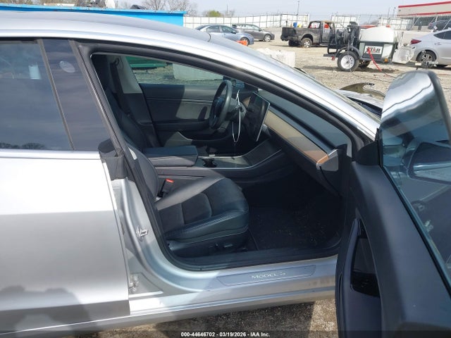 Tesla Model 3 Long Range/performance 2018 5YJ3E1EBXJF121409 Image 5