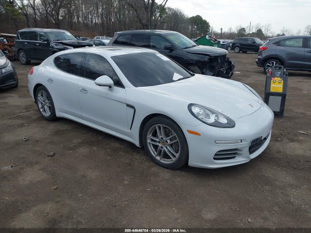 2016 PORSCHE PANAMERA WP0AA2A78GL000930
