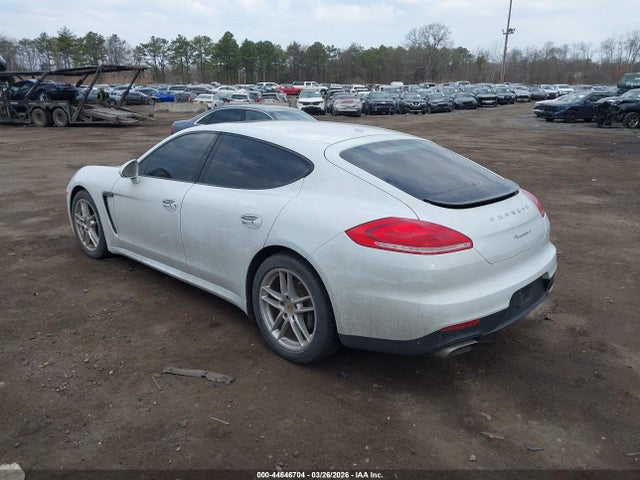 2016 PORSCHE PANAMERA WP0AA2A78GL000930 Photo 2