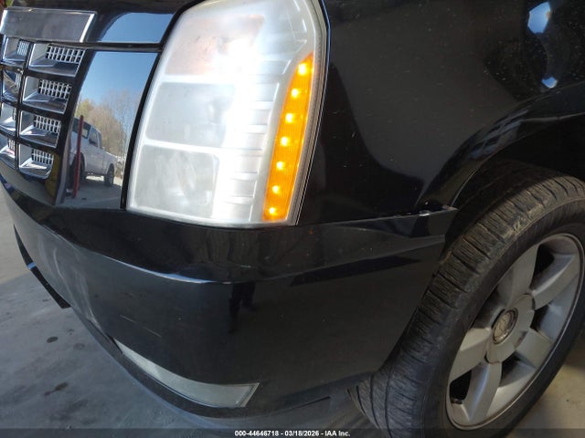 2007 Cadillac Escalade Standard მანქანა იყიდება აუქციონზე, vin: 1GYFK63857R326367, აუქციონის ნომერი: 44646718