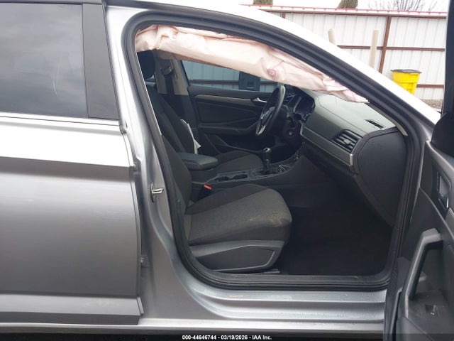 3VWN57BU8KM187985 Volkswagen Jetta 1.4t S