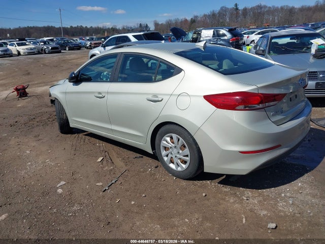 2017 Hyundai Elantra Se მანქანა იყიდება აუქციონზე, vin: 5NPD74LFXHH065585, აუქციონის ნომერი: 44646757