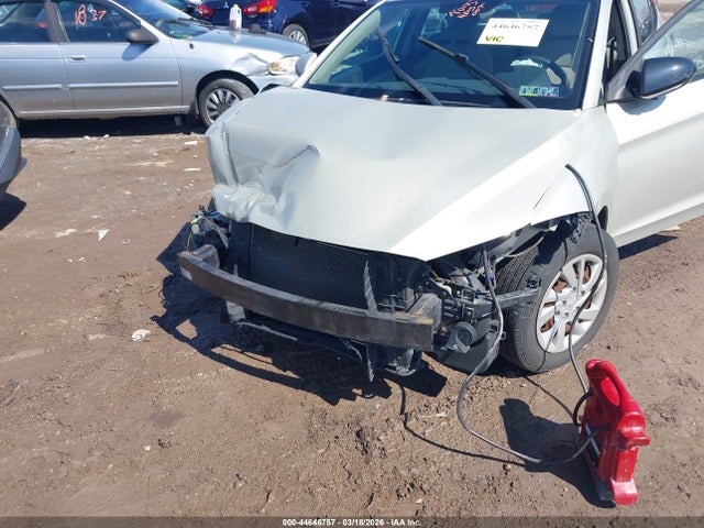 2017 Hyundai Elantra Se მანქანა იყიდება აუქციონზე, vin: 5NPD74LFXHH065585, აუქციონის ნომერი: 44646757