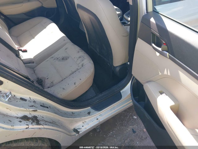 2017 Hyundai Elantra Se მანქანა იყიდება აუქციონზე, vin: 5NPD74LFXHH065585, აუქციონის ნომერი: 44646757