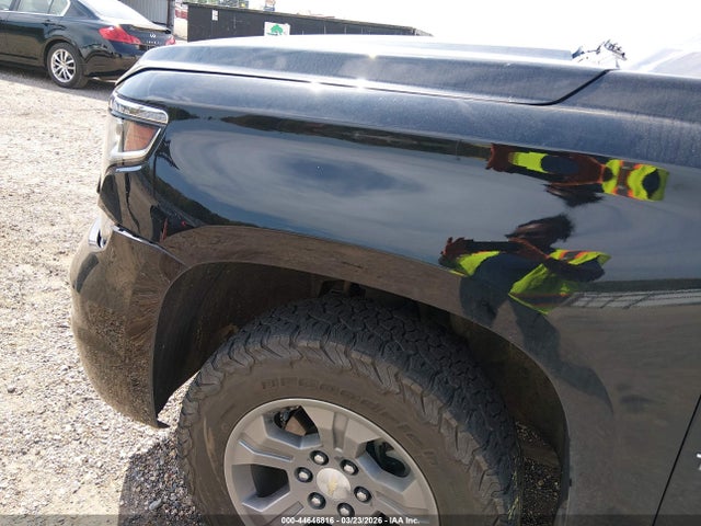1GNSKBKC9JR351869 Chevrolet Tahoe Lt