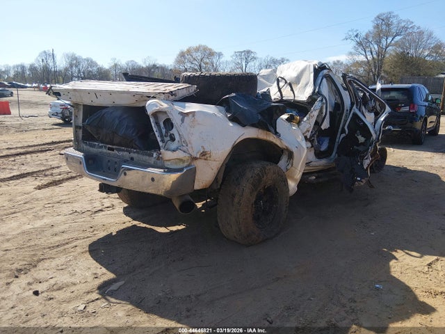 44646821 :رقم المزاد ، 3C6UR5DL3JG205082 vin ، 2018 Ram 2500 مزاد بيع