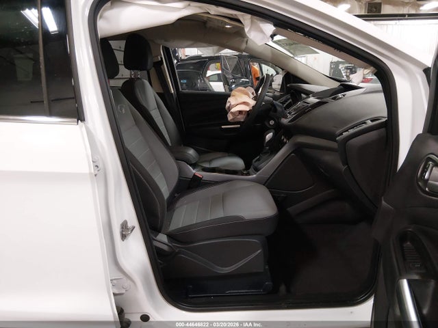 Продажа на аукционе авто 2016 Ford Escape Se, vin: 1FMCU9GX3GUC80018, номер лота: 44646822