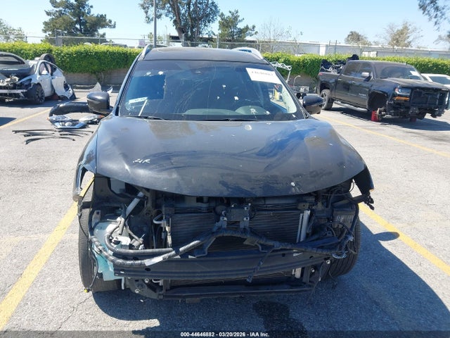 JN8AT2MT4JW464021 Nissan Rogue Sl