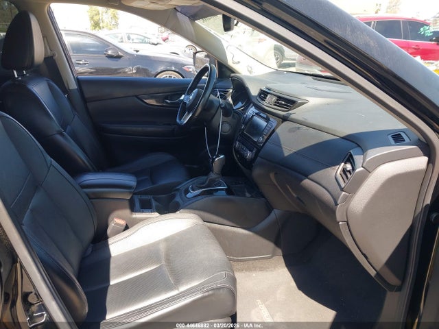 JN8AT2MT4JW464021 Nissan Rogue Sl
