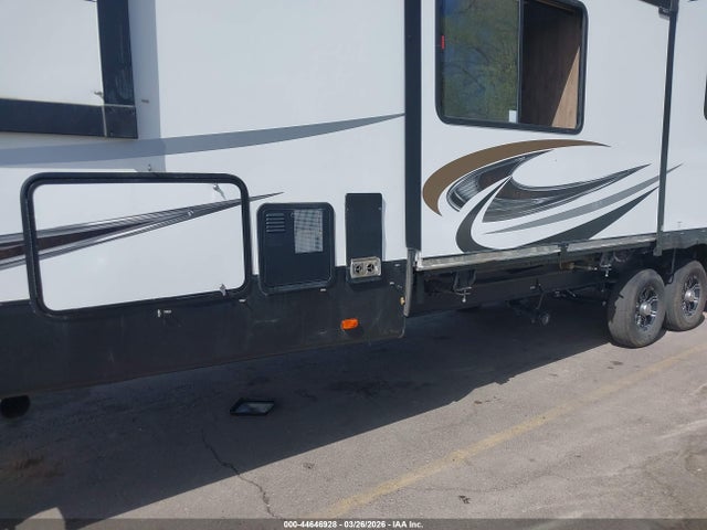 44646928 :رقم المزاد ، 5ZT3SR2B8N6109075 vin ، 2022 Forest River Sabre مزاد بيع