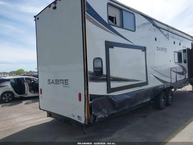 44646928 :رقم المزاد ، 5ZT3SR2B8N6109075 vin ، 2022 Forest River Sabre مزاد بيع