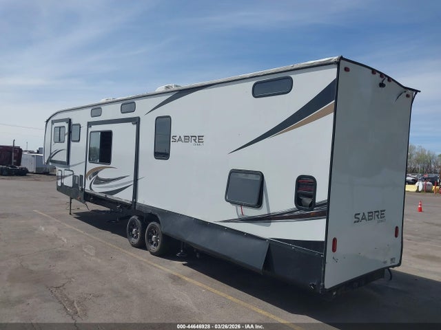 44646928 :رقم المزاد ، 5ZT3SR2B8N6109075 vin ، 2022 Forest River Sabre مزاد بيع