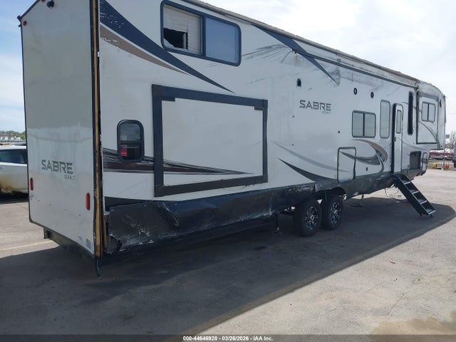 44646928 :رقم المزاد ، 5ZT3SR2B8N6109075 vin ، 2022 Forest River Sabre مزاد بيع